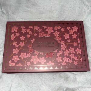 Ace Beaute Mystic Romance Eyeshadow Palette - Pink and Gold